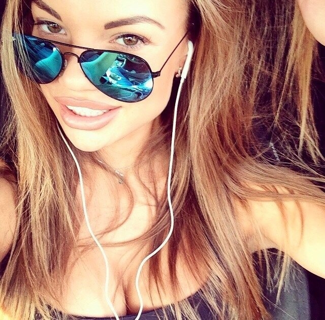 Сладкая кошечка с огненным характером приглашает на чашечку горячего чая в уютную обстановку, а потом... Могу быть как ласковой и нежной, так и страстной и развратной. 15954, 23 года